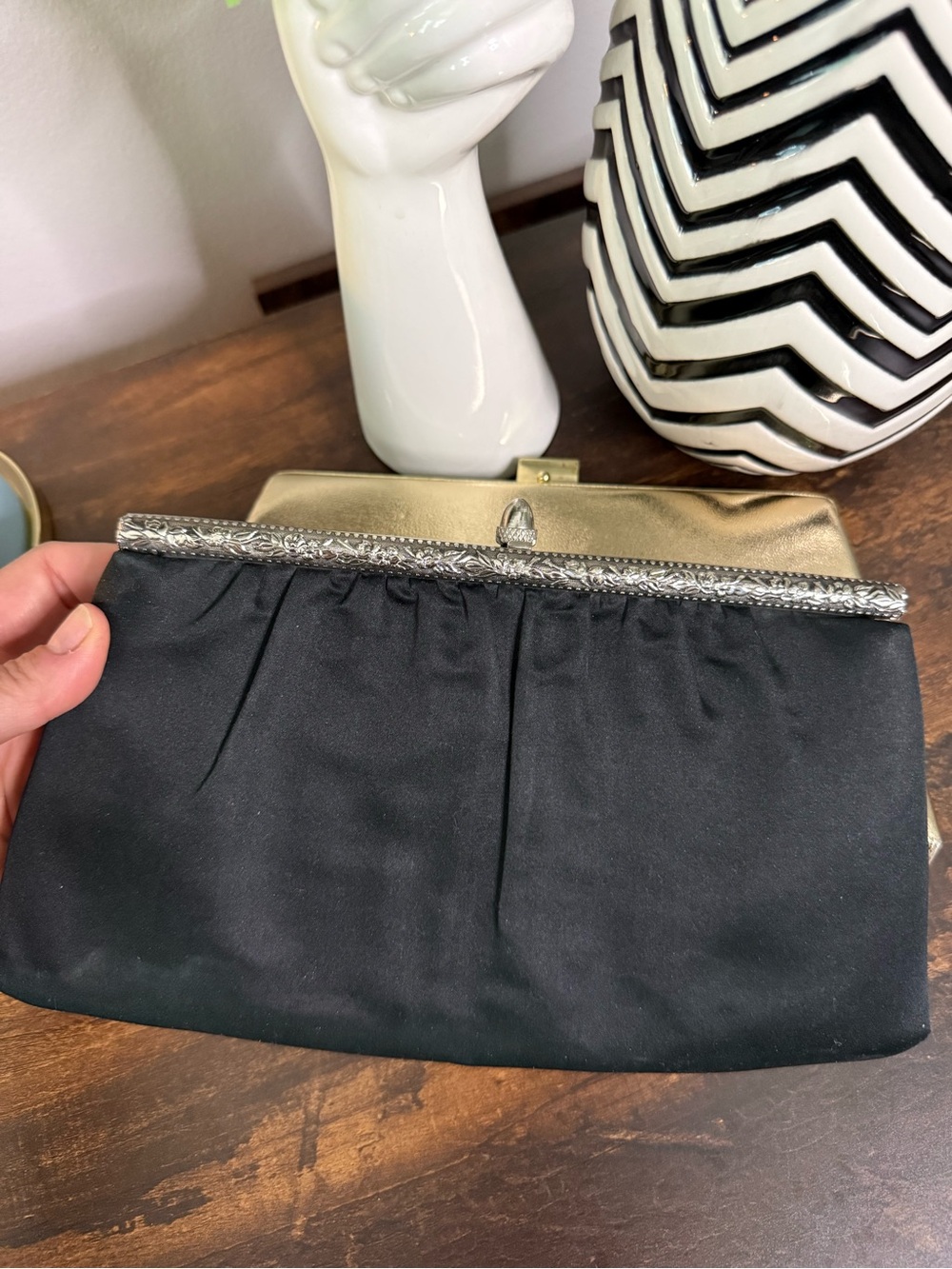 Vintage Clutch Bundle - Picture 3 of 4